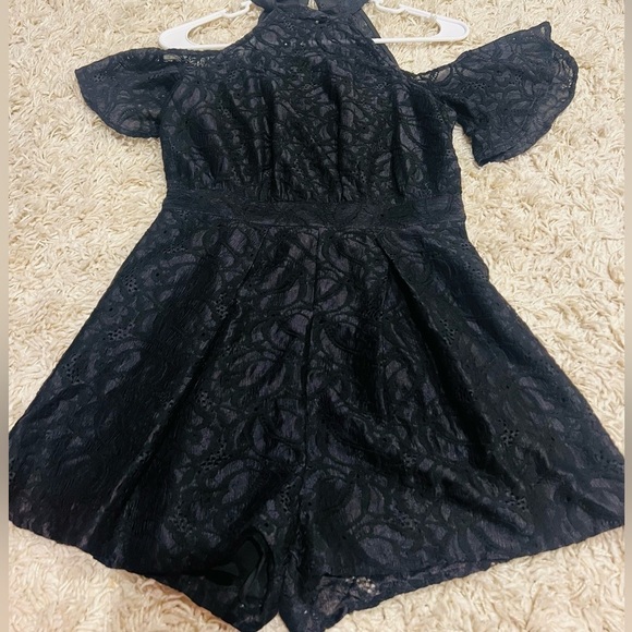 bCBG Generation Black lace romper size 2 nwt - Picture 2 of 10